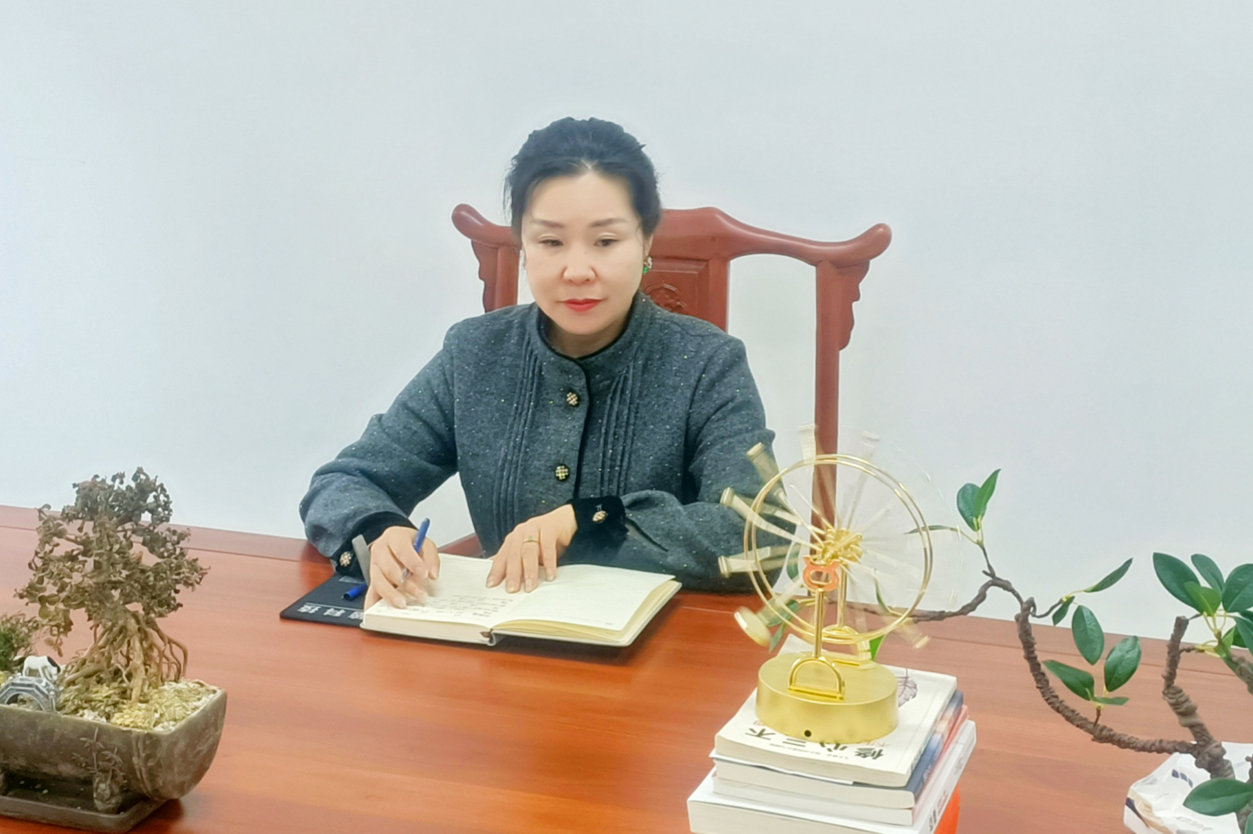 真正的酷爱，铸就销售女王——访XPJ官网电缆营销经理杨华